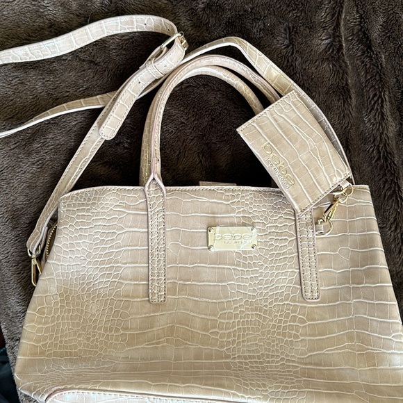 Bebe purse - faux crocodile - gold hardware - satchel or crossbody handbag - Picture 11 of 14